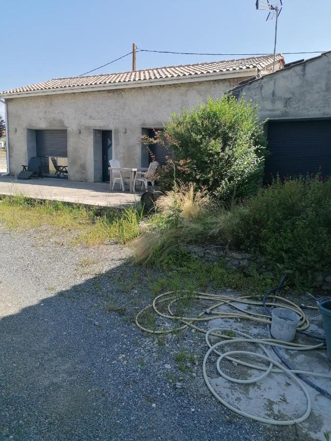 Nuit Au Calme Saint-Bonnet-sur-Gironde Екстер'єр фото